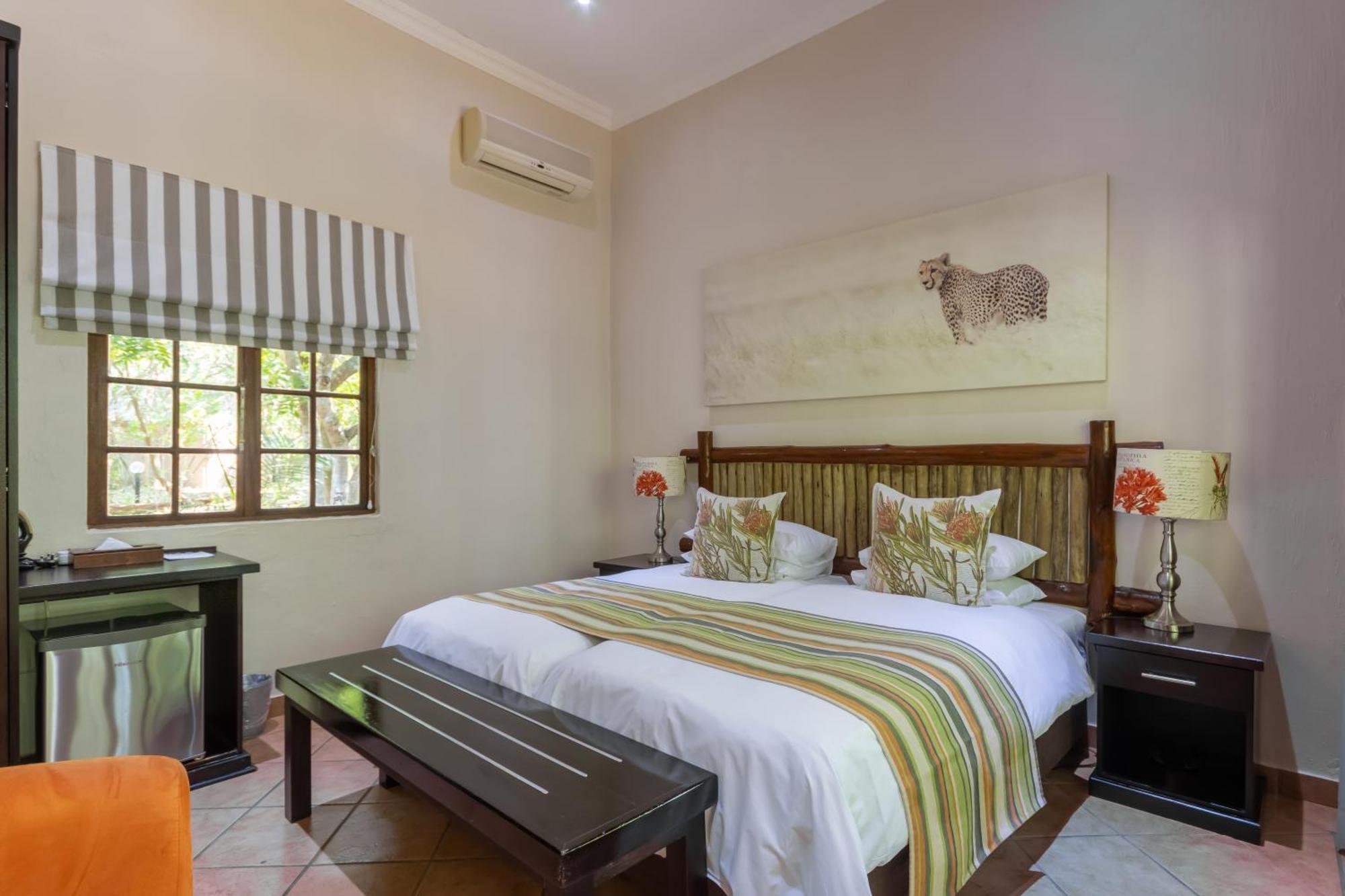 Emdoneni Lodge With Zululand Cat Conservation Project ฮลูฮลูเว ภายนอก รูปภาพ